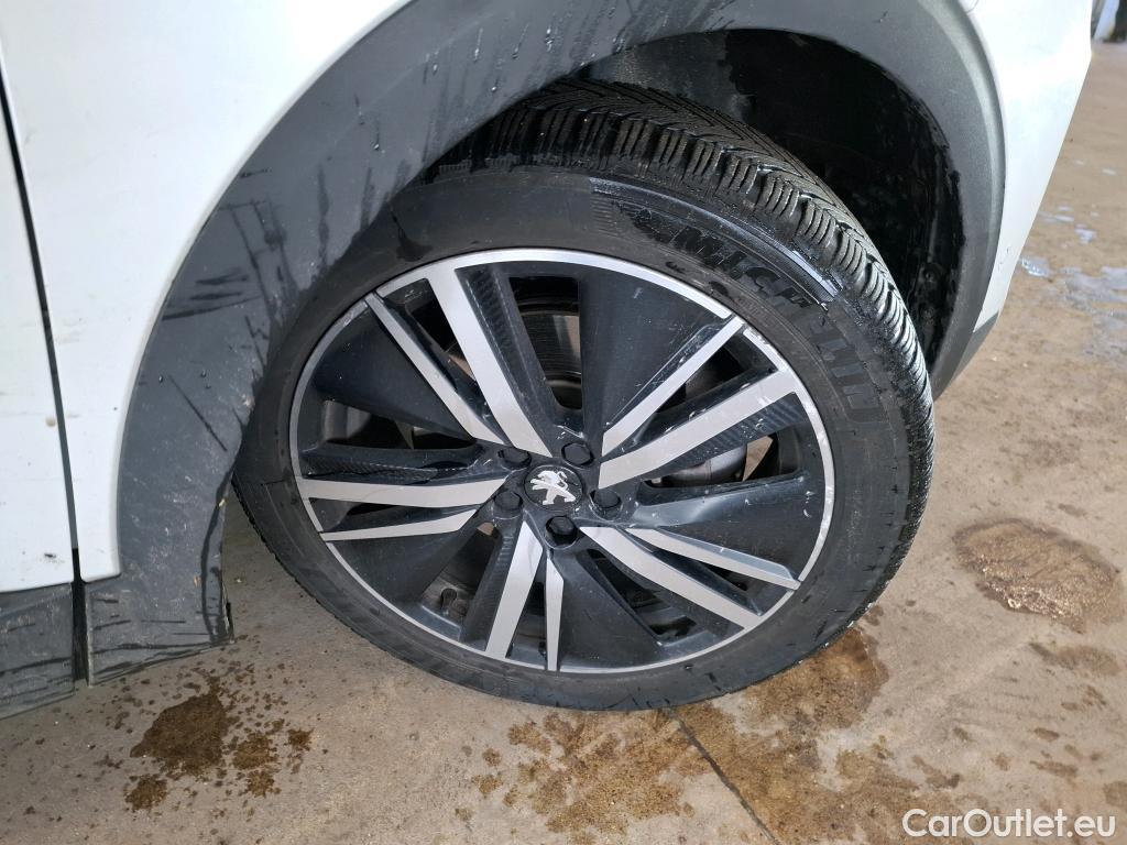  Peugeot  3008 PEUGEOT  / 2020 / 5P / SUV 1.6 HYBRID 225 E-EAT8 GT Pack #23