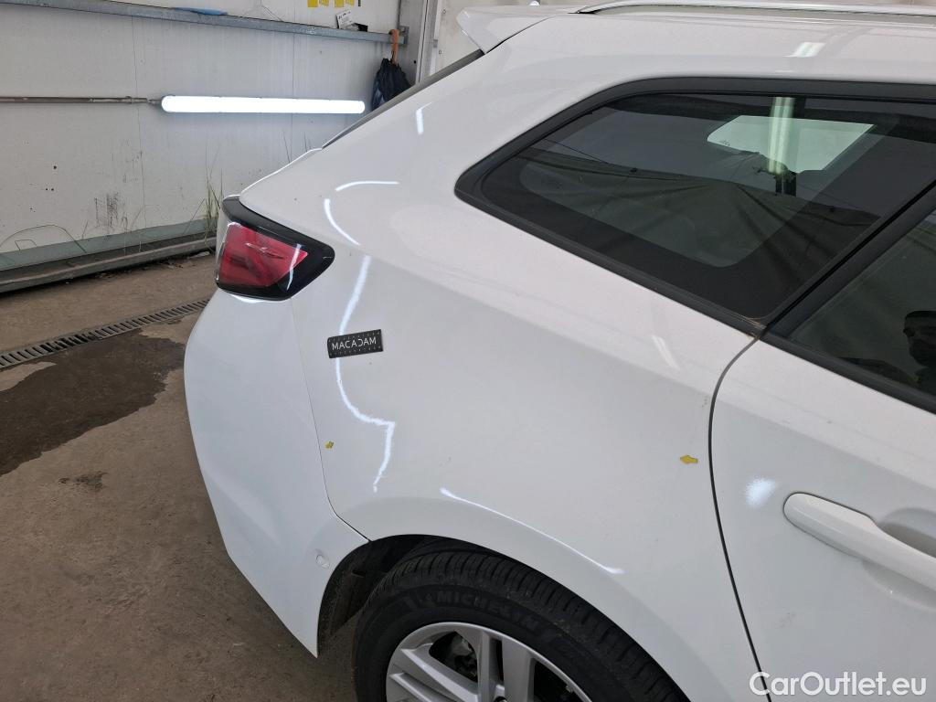  Toyota  Corolla TOYOTA  Touring Sports / 2018 / 5P / Break Hybride 122h Dynamic Business Stage Acad #1