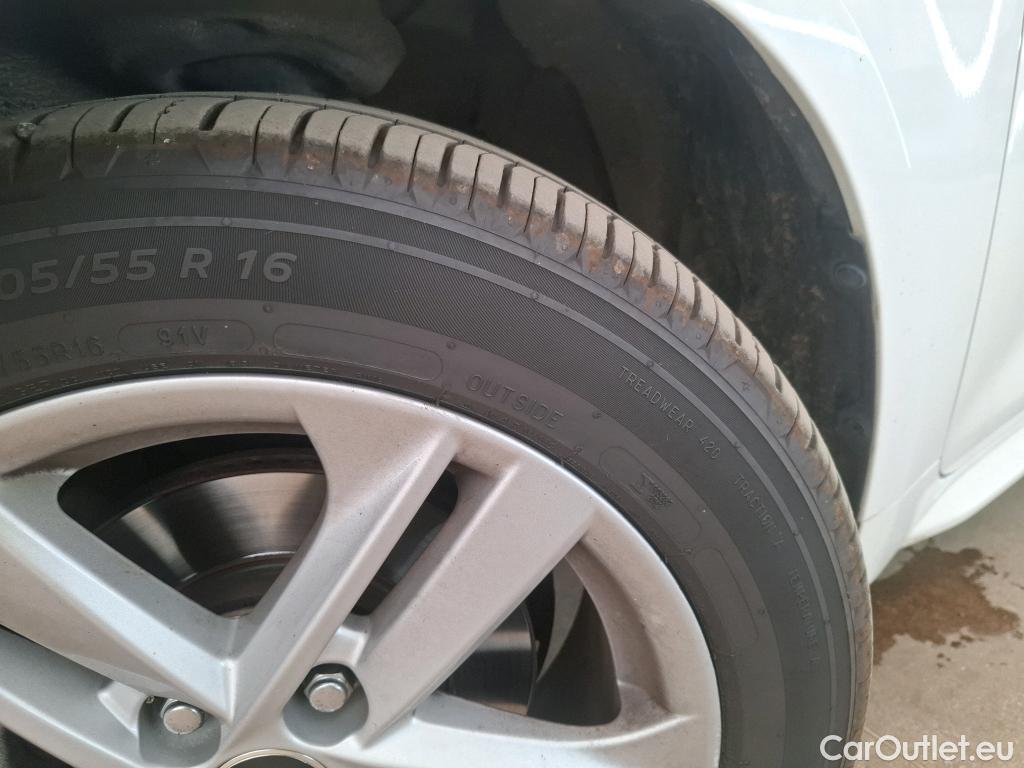  Toyota  Corolla TOYOTA  Touring Sports / 2018 / 5P / Break Hybride 122h Dynamic Business Stage Acad #40