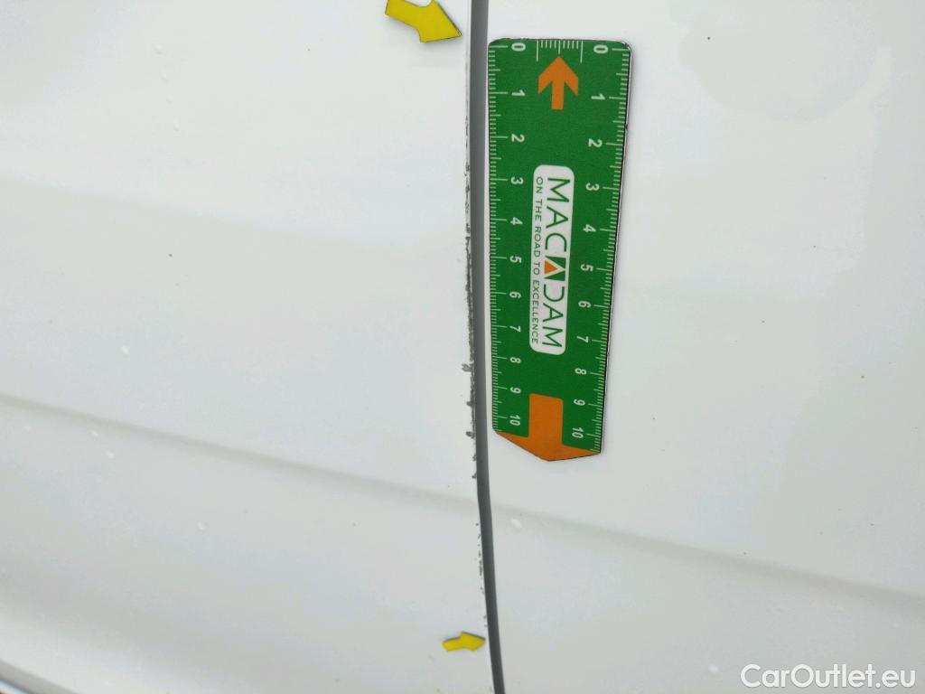  Citroen  C3  Société Feel Nav 1.2 PureTech 80CV BVM5 E6d #12