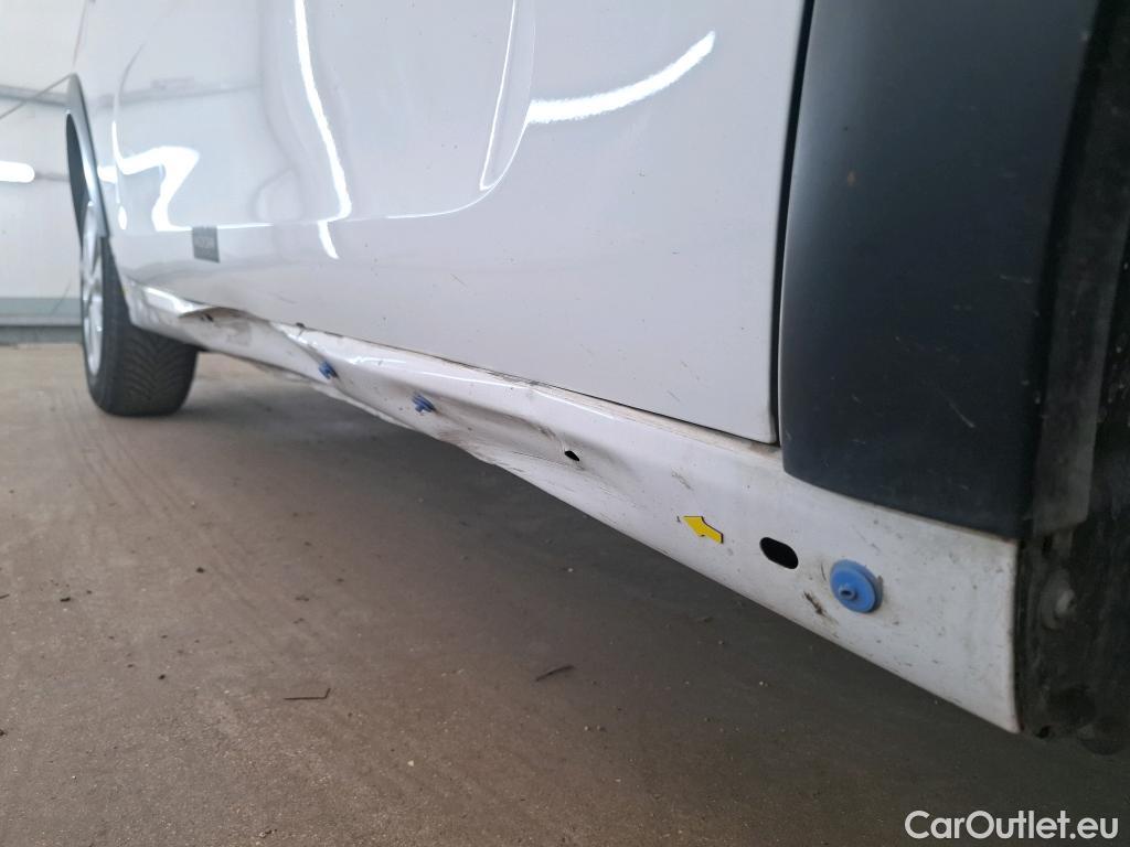  Citroen  C3  Société Feel 1.5 BlueHDI 100CV BVM5 E6dT #4