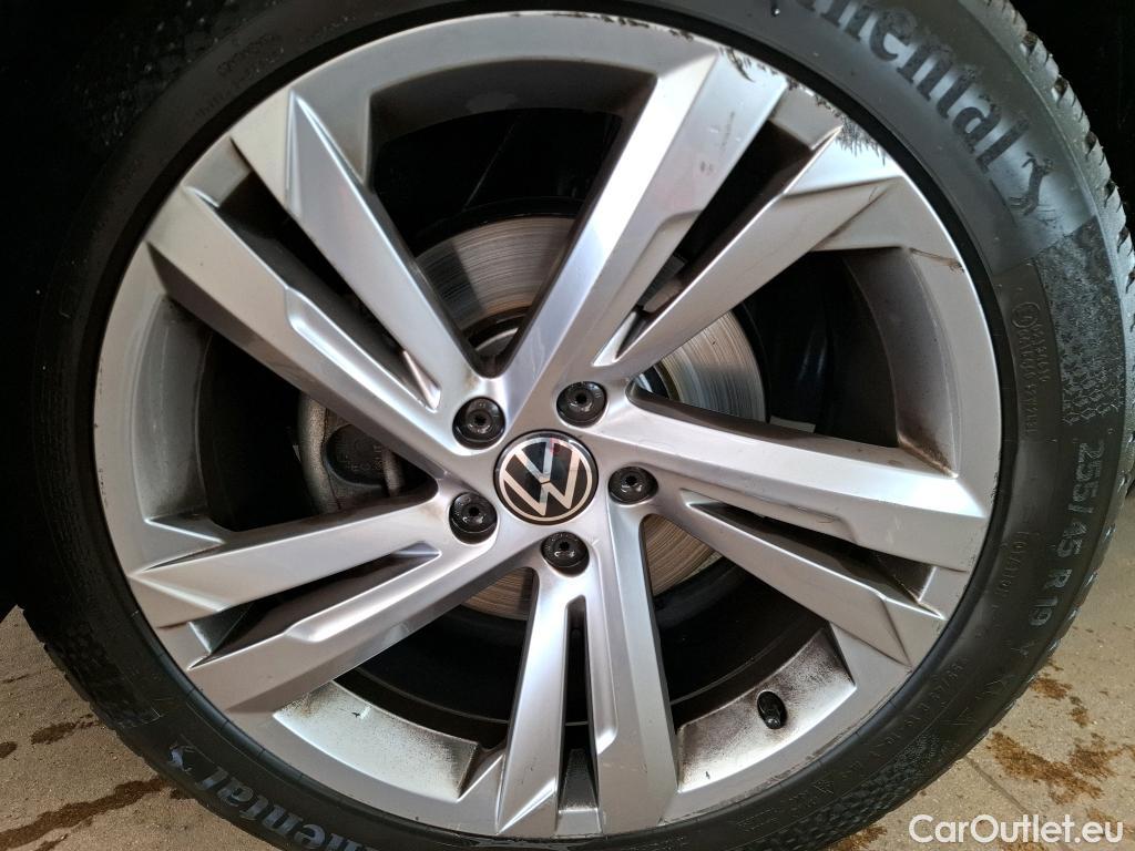  Volkswagen  Tiguan VOLKSWAGEN  / 2020 / 5P / SUV 2.0 TDI 150 DSG7 R-Line Exclusive #13