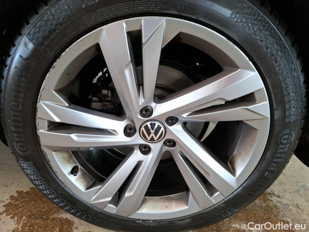  Volkswagen  Tiguan VOLKSWAGEN  / 2020 / 5P / SUV 2.0 TDI 150 DSG7 R-Line Exclusive #17