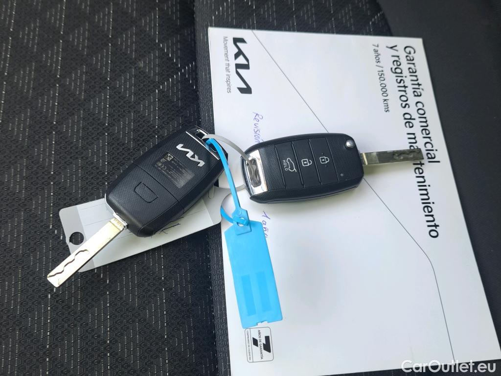  KIA  Rio KIA  / 2020 / 5P / berlina con portón 1.2 DPi 62kW (84CV) Concept #21