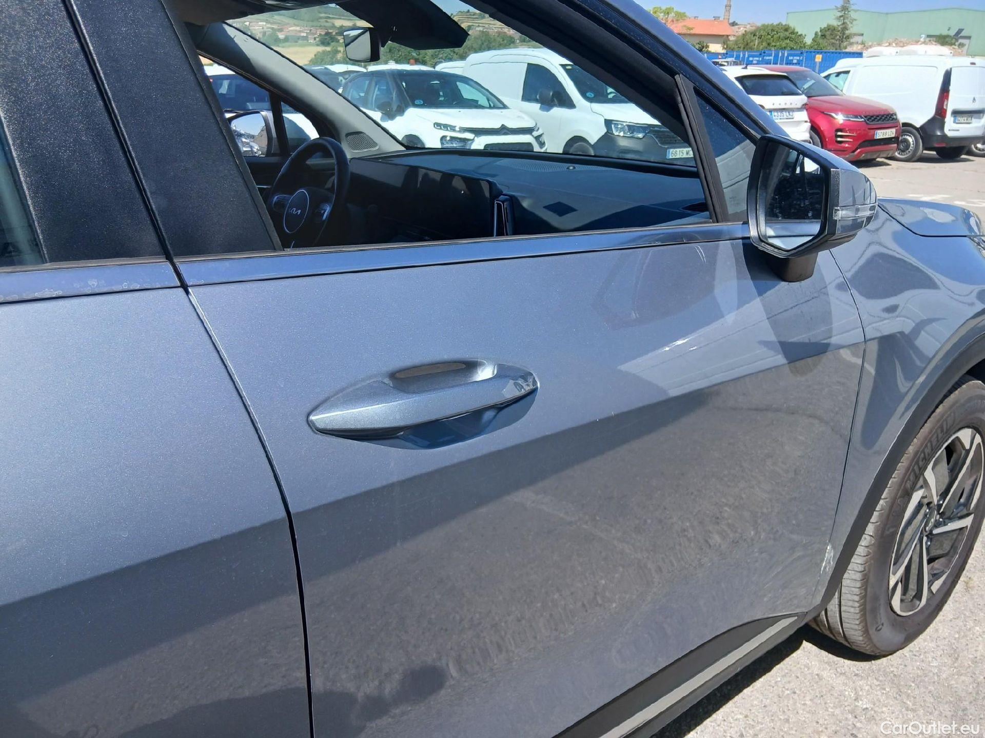  KIA  Sportage KIA  / 2022 / 5P / todoterreno 1.6 T-GDi MHEV 110kW (150CV) Drive 4x2 #17