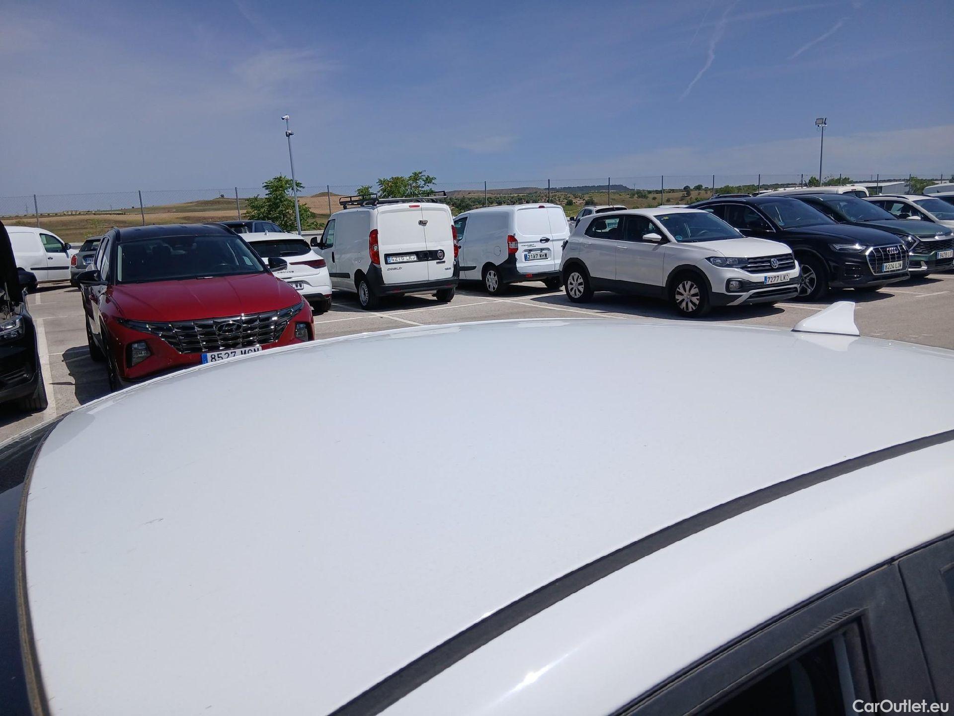  Hyundai   Ioniq HYUNDAI / 2019 / 5P / berlina con portón 1.6 GDI HEV Klass DCT #14