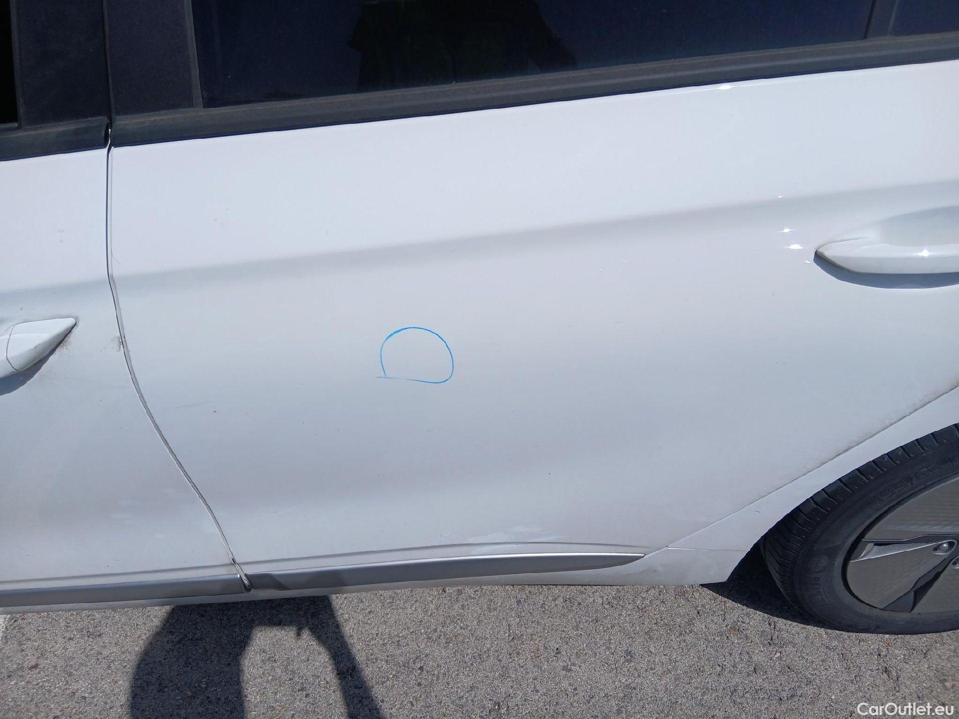  Hyundai   Ioniq HYUNDAI / 2019 / 5P / berlina con portón 1.6 GDI HEV Klass DCT #15