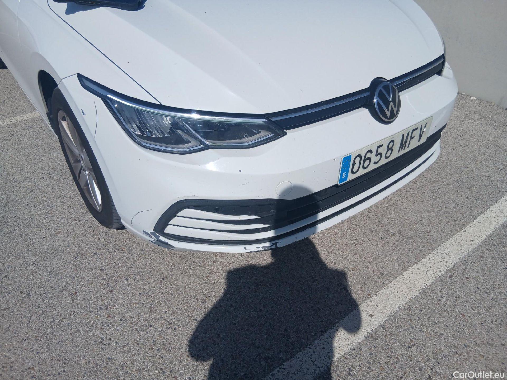 Volkswagen  Golf  VOLKSWAGEN / 2020 / 5P / berlina con portón Life 1.0 eTSI 81kW (110CV) DSG #2