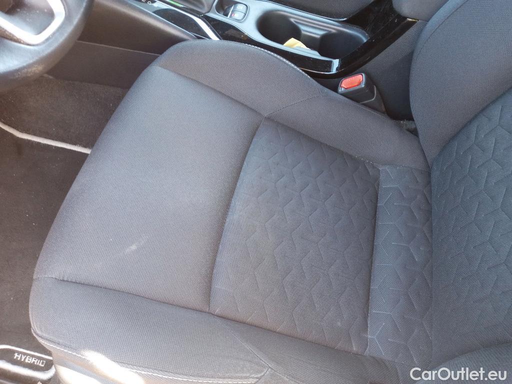 Toyota  Corolla TOYOTA  / 2019 / 5P / berlina con portón 1.8 125H BUSINESS PLUS E-CVT #14