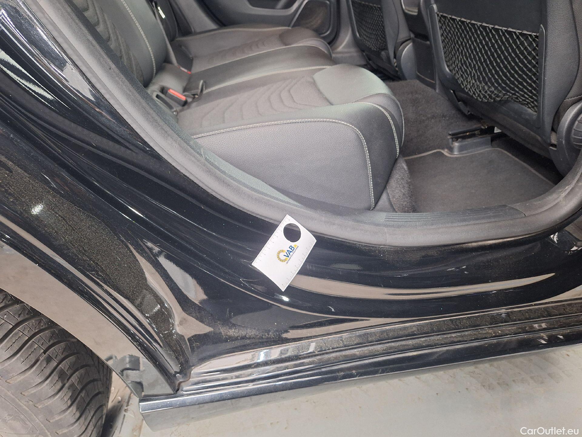  Mercedes  A-Klasse Mercedes, A-Class Berline '18, Mercedes-Benz  Limousine A 180 d DCT Busin #41