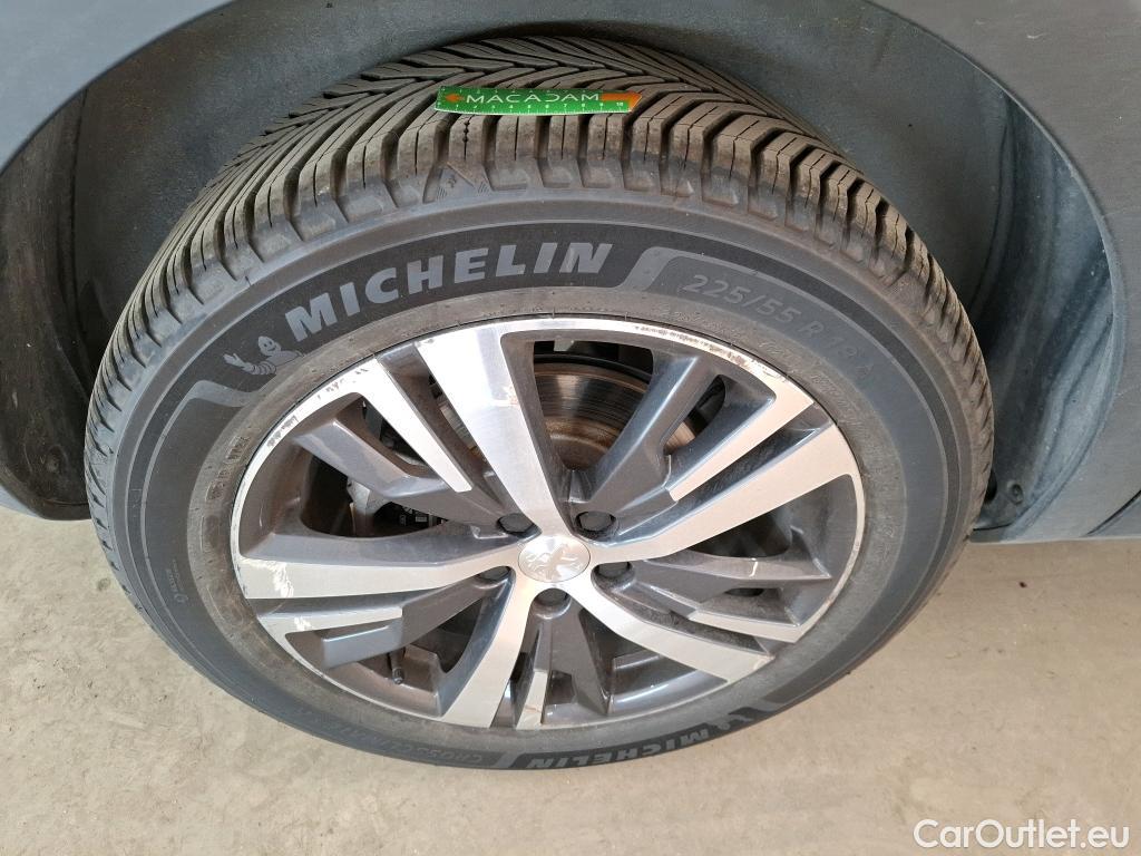  Peugeot  3008  Allure Pack 1.2 PureTech 130CV BVA8 E6d #17