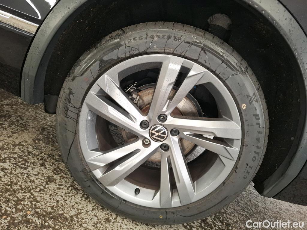  Volkswagen  Tiguan VOLKSWAGEN  Allspace / 2021 / 5P / SUV 2.0 TDI 150 DSG7 R-Line #3