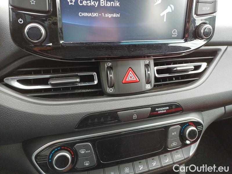  Hyundai  i30  (PD)(01.2017  ->)  kom.1.5TGDI FamilySmart AT #18