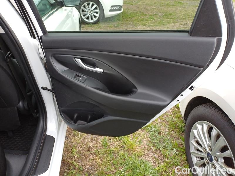  Hyundai  i30  (PD)(01.2017  ->)  kom.1.5TGDI FamilySmart AT #12