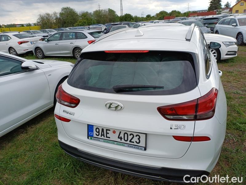  Hyundai  i30  (PD)(01.2017  ->)  kom.1.5TGDI FamilySmart AT #16