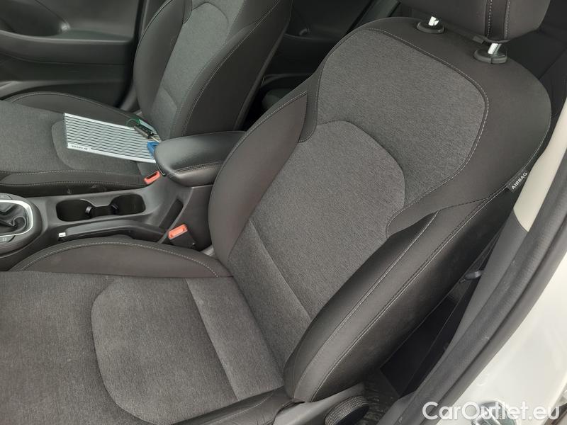  Hyundai  i30   cw (PD)(2017->)  kom.1.5T-GDI Family Smart #25