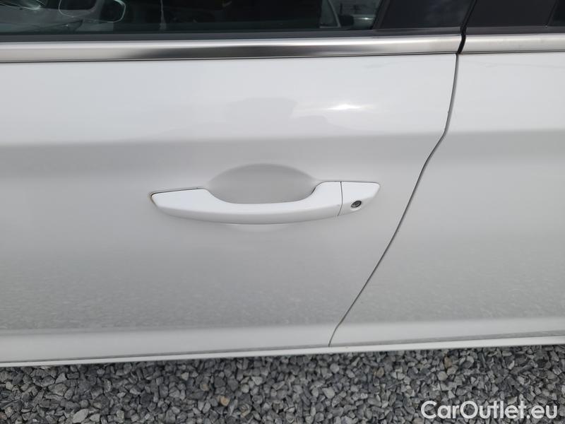 Hyundai  i30   cw (PD)(2017->)  kom.1.5T-GDI Family Smart #4