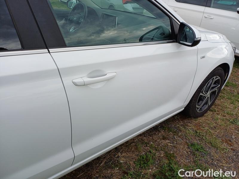  Hyundai  i30  (PD)(01.2017  ->)  kom.1.5TGDI FamilySmart AT #13