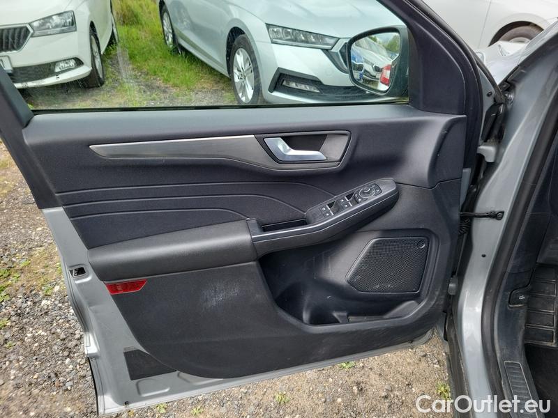  Ford  Kuga  (2019)  1.5EB 110 Titanium #4