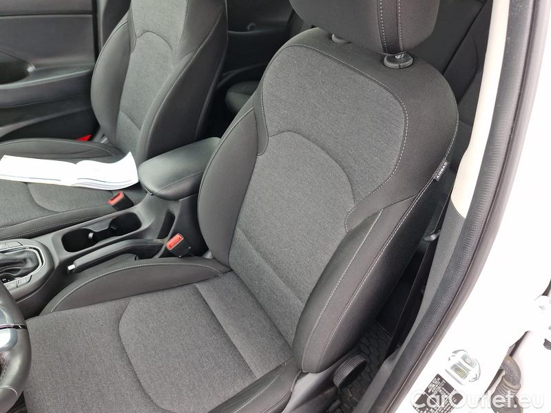  Hyundai  i30   cw (PD)(2017->)  kom.1.5TGDI FamilySmart AT #23