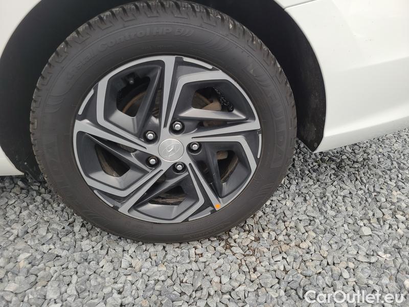  Hyundai  i30   cw (PD)(2017->)  kom.1.5T-GDI Family Smart #8
