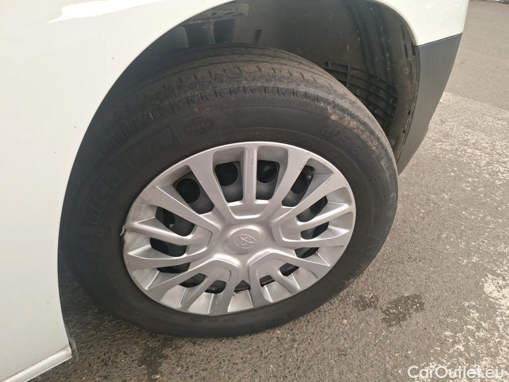  Toyota  Proace TOYOTA  City / 2019 / 4P / Fourgonnette 1.5 Medium 100 D-4D Business #16