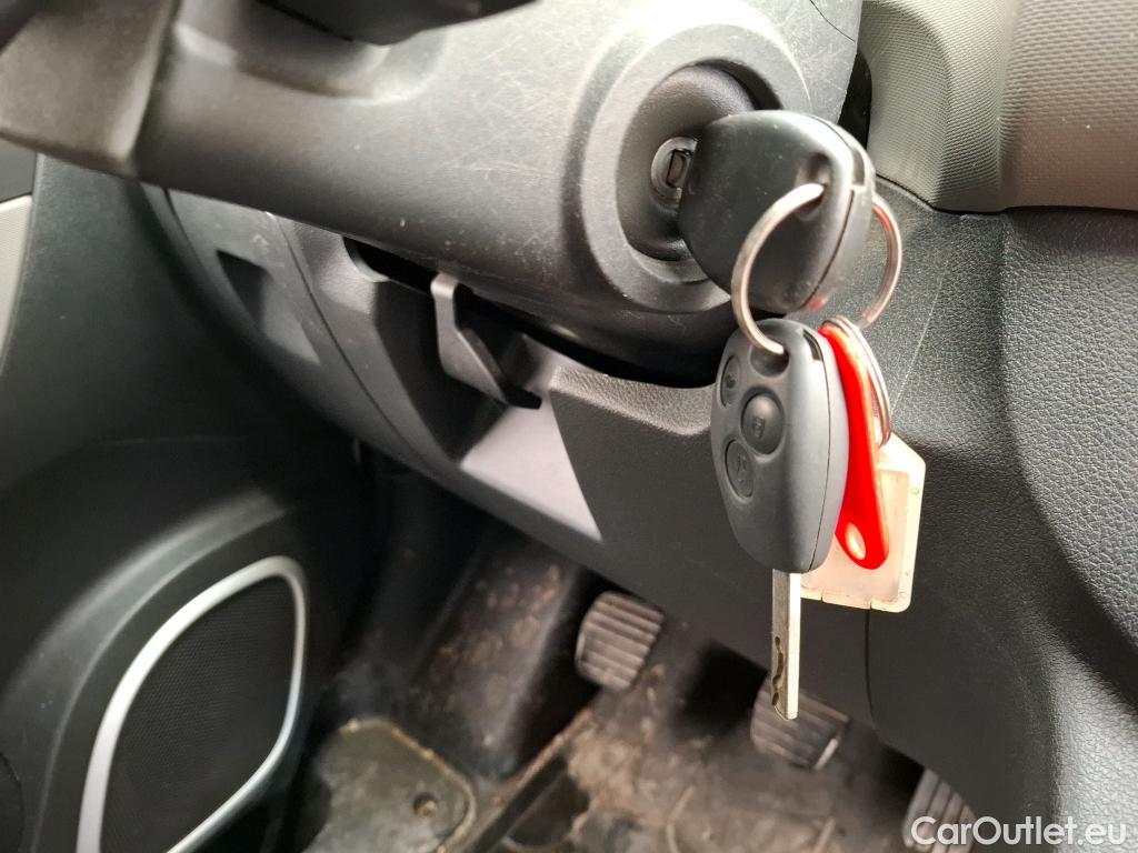  Renault  Trafic  Furgon Grand Confort L1H1 1200 1.6 dCi 125CV BVM6 E6 #27
