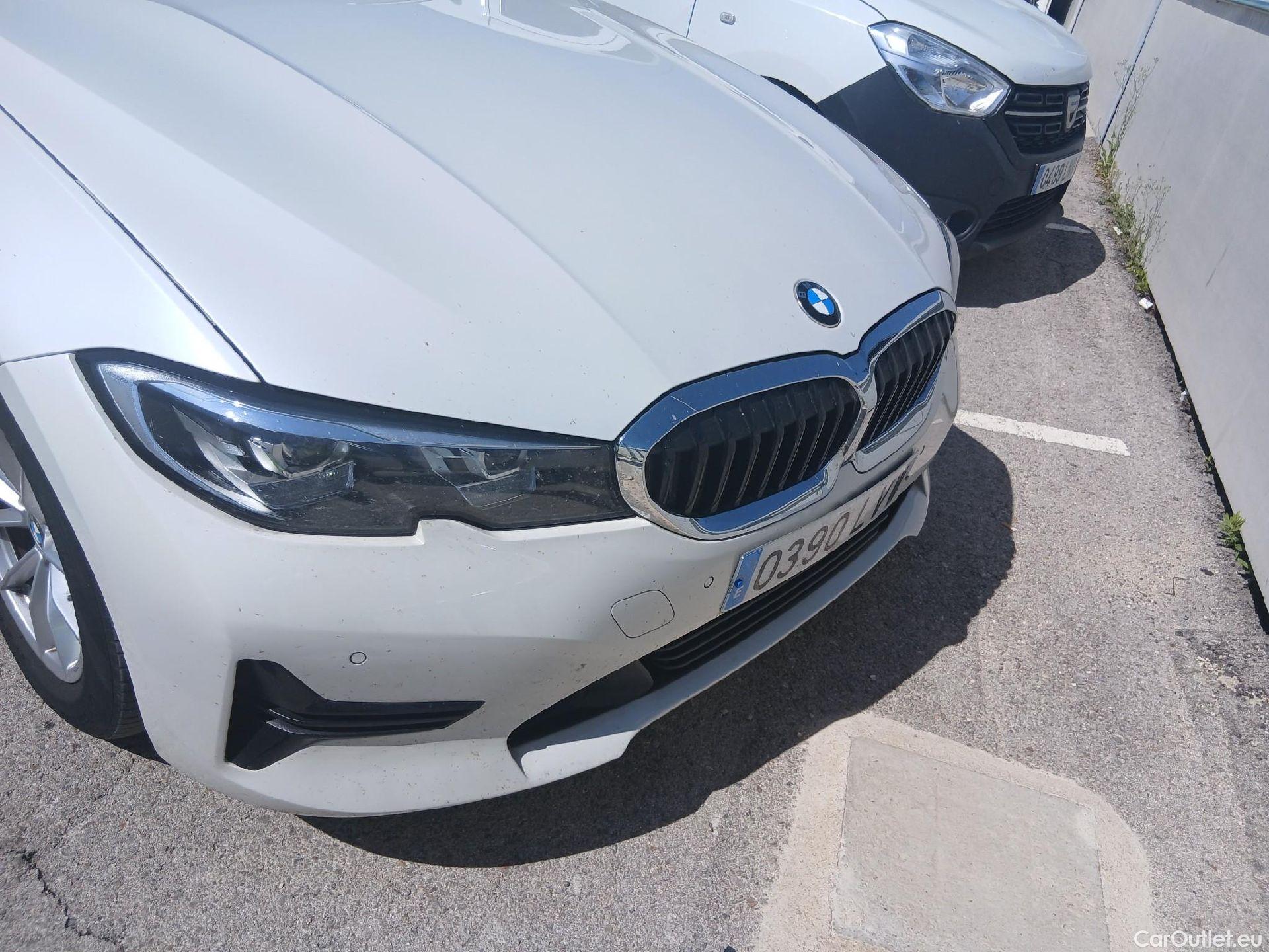  Bmw  Serie 3 BMW  / 2018 / 4P / sedán 318d Auto. #8
