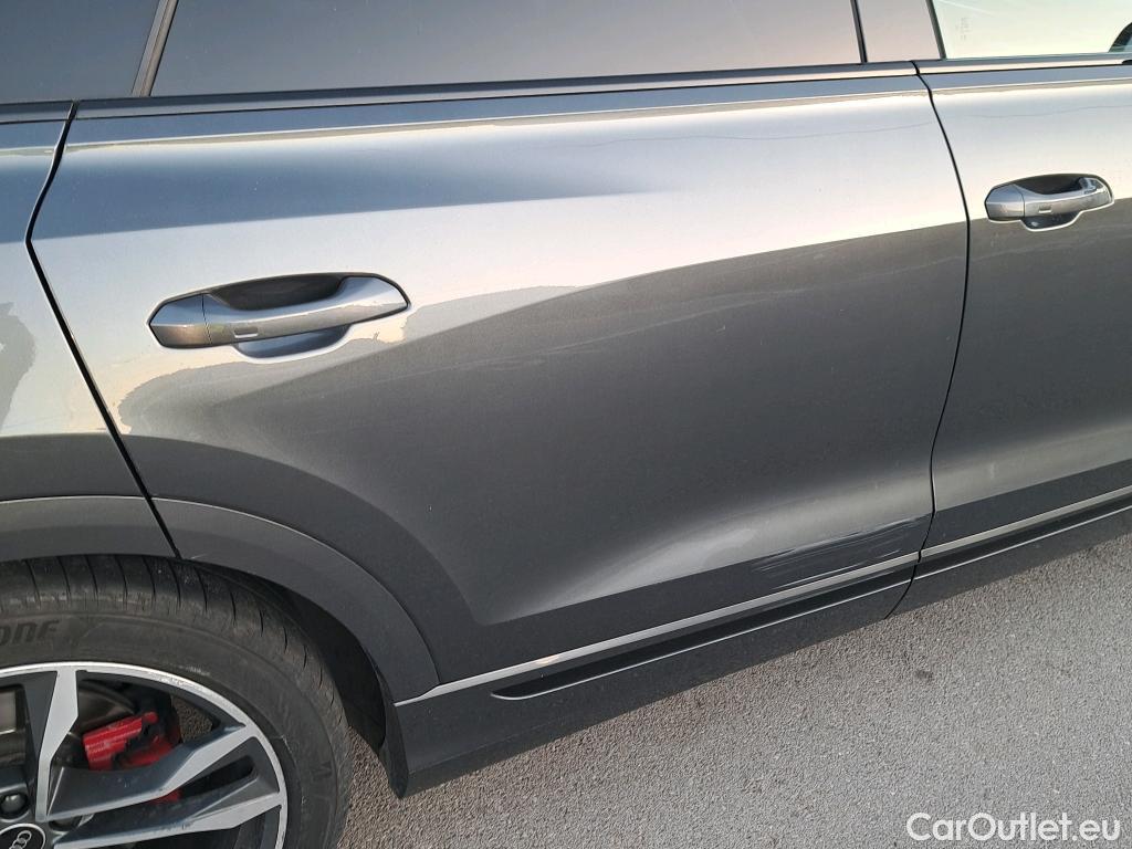  Audi  Q8 AUDI  / 2018 / 5P / todoterreno S TFSI 373kW Black Limited quattro tip #9