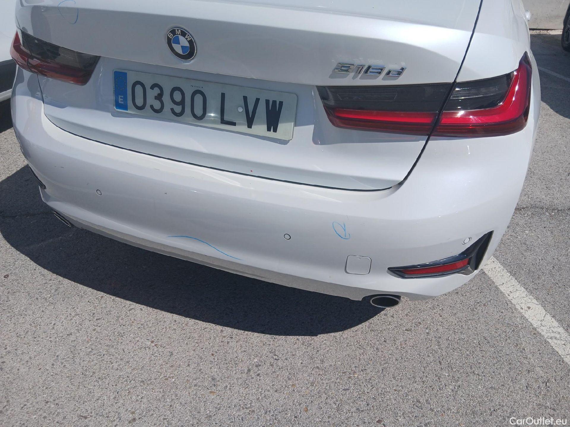  Bmw  Serie 3 BMW  / 2018 / 4P / sedán 318d Auto. #15