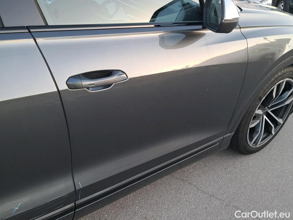  Audi  Q8 AUDI  / 2018 / 5P / todoterreno S TFSI 373kW Black Limited quattro tip #23