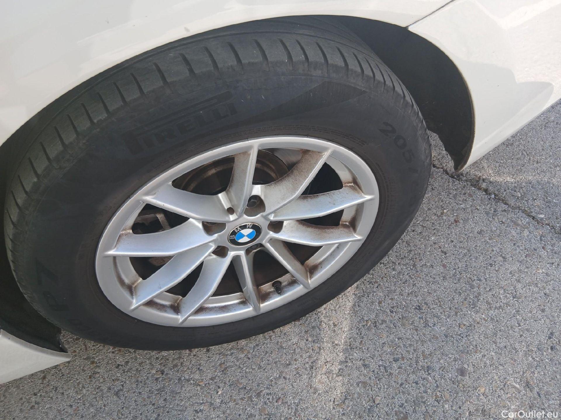  Bmw  Serie 3 BMW  / 2018 / 4P / sedán 318d Auto. #1
