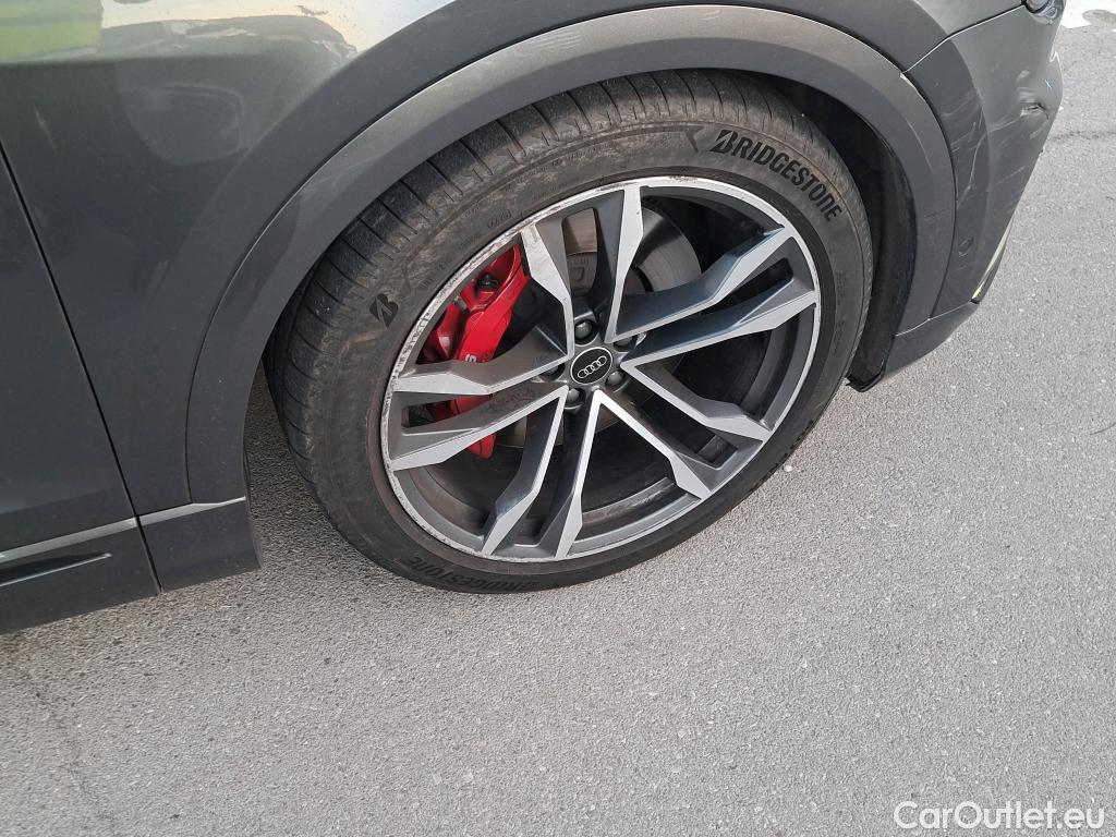  Audi  Q8 AUDI  / 2018 / 5P / todoterreno S TFSI 373kW Black Limited quattro tip #17