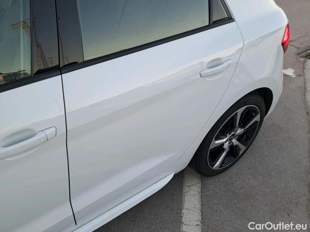  Audi  A1 Sportback AUDI A1 / 2018 / 5P / berlina con portón Sportback Adrenalin 30 TFSI 81kW S tron(SP) #17