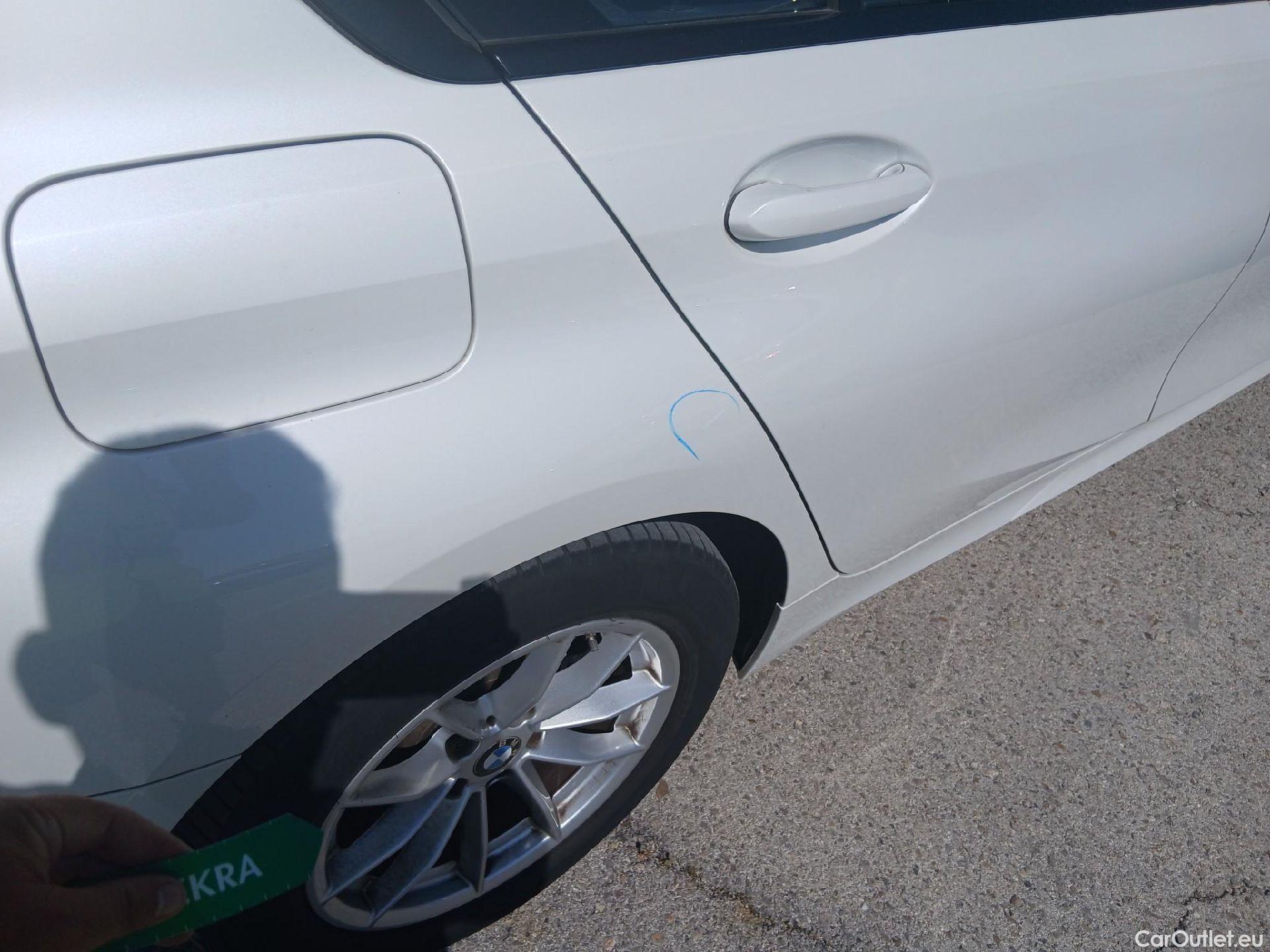  Bmw  Serie 3 BMW  / 2018 / 4P / sedán 318d Auto. #18