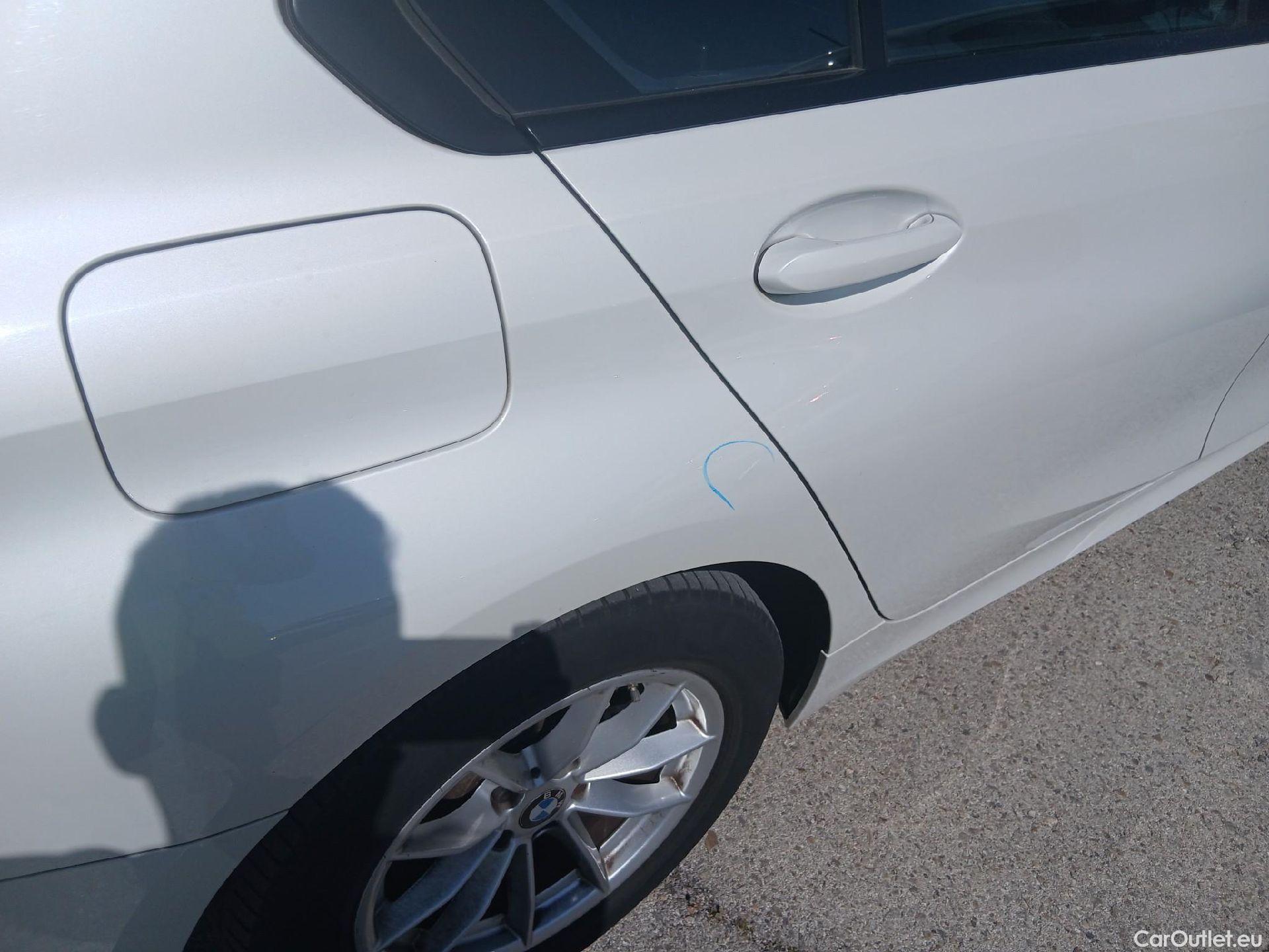  Bmw  Serie 3 BMW  / 2018 / 4P / sedán 318d Auto. #19