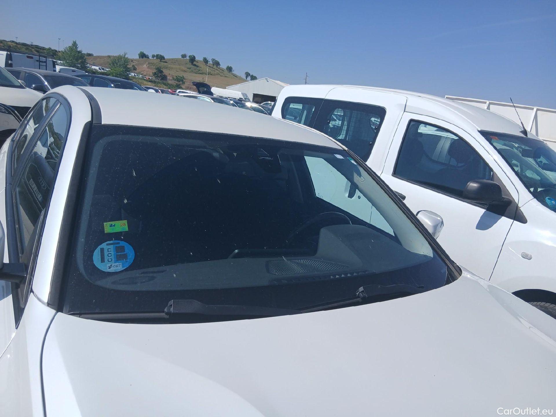  Bmw  Serie 3 BMW  / 2018 / 4P / sedán 318d Auto. #10