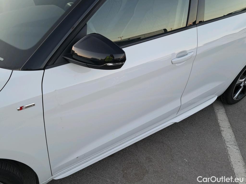  Audi  A1 Sportback AUDI A1 / 2018 / 5P / berlina con portón Sportback Adrenalin 30 TFSI 81kW S tron(SP) #1