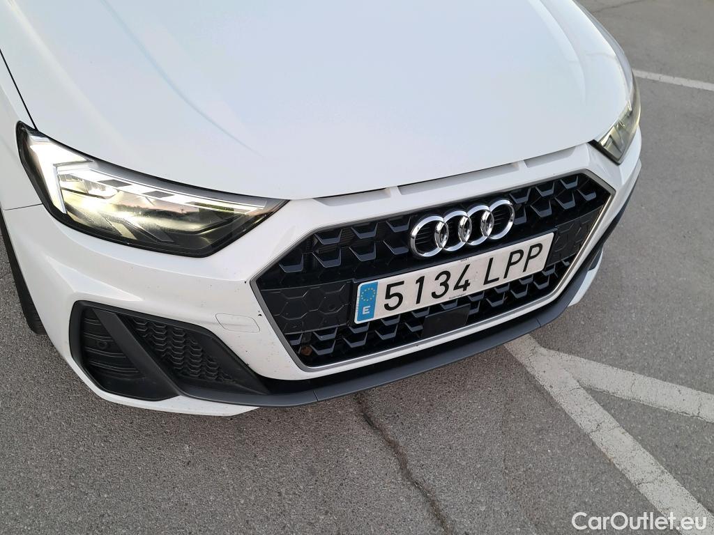  Audi  A1 Sportback AUDI A1 / 2018 / 5P / berlina con portón Sportback Adrenalin 30 TFSI 81kW S tron(SP) #21