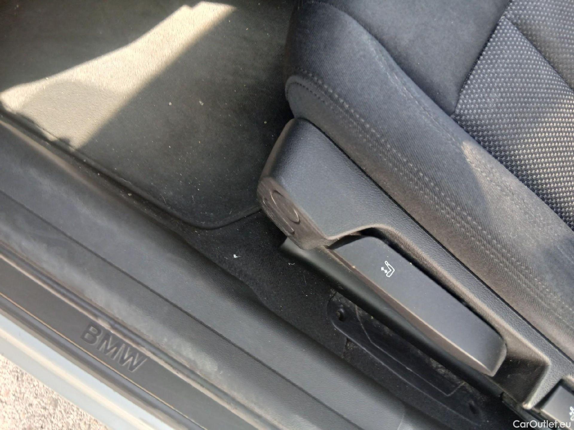  Bmw  Serie 3 BMW  / 2018 / 4P / sedán 318d Auto. #6