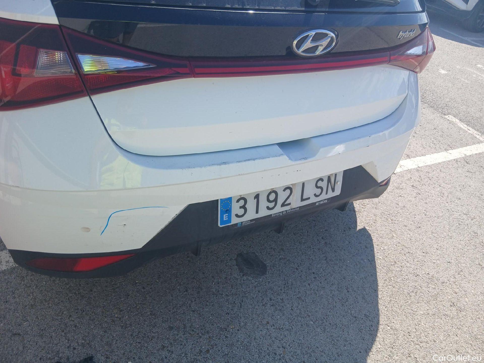  Hyundai  i20 HYUNDAI  / 5P / 1.0 TGDI  100 CV Essence #28