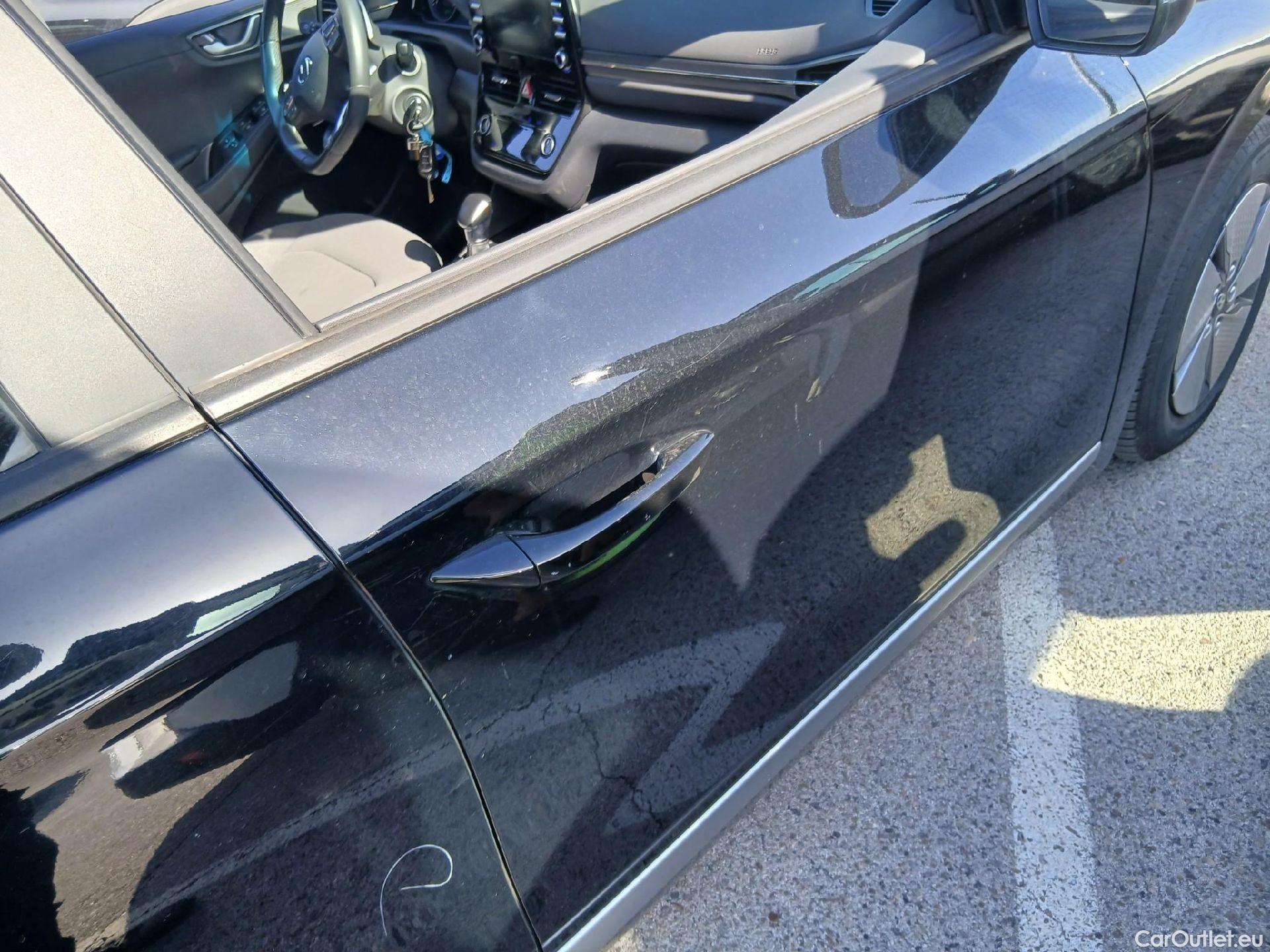  Hyundai   Ioniq HYUNDAI / 2019 / 5P / berlina con portón 1.6 GDI HEV Klass DCT #30