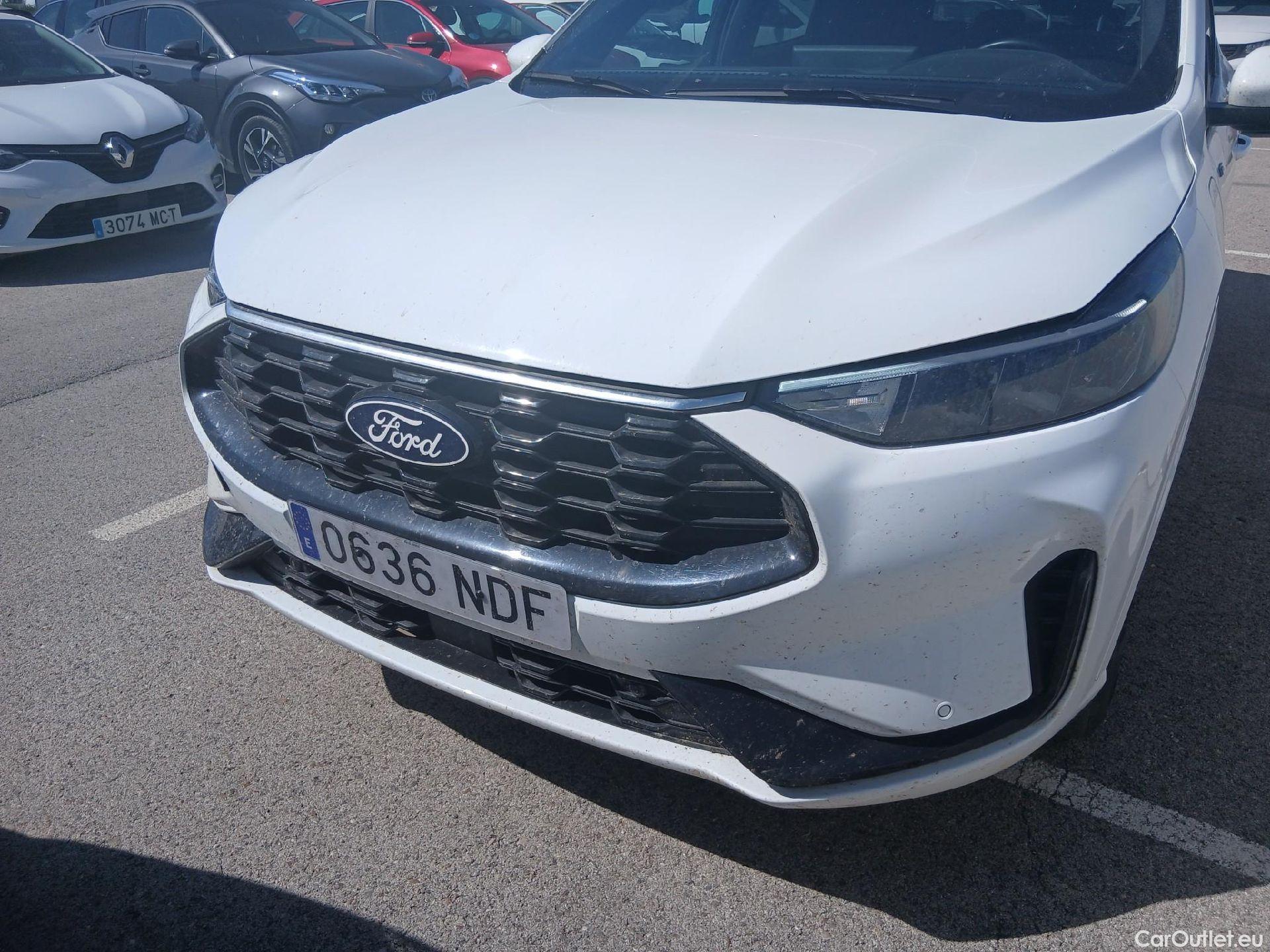  Ford  Kuga FORD  / 2024 / 5P / todoterreno ST-Line 2.5 Duratec PHEV 178kW Auto #13