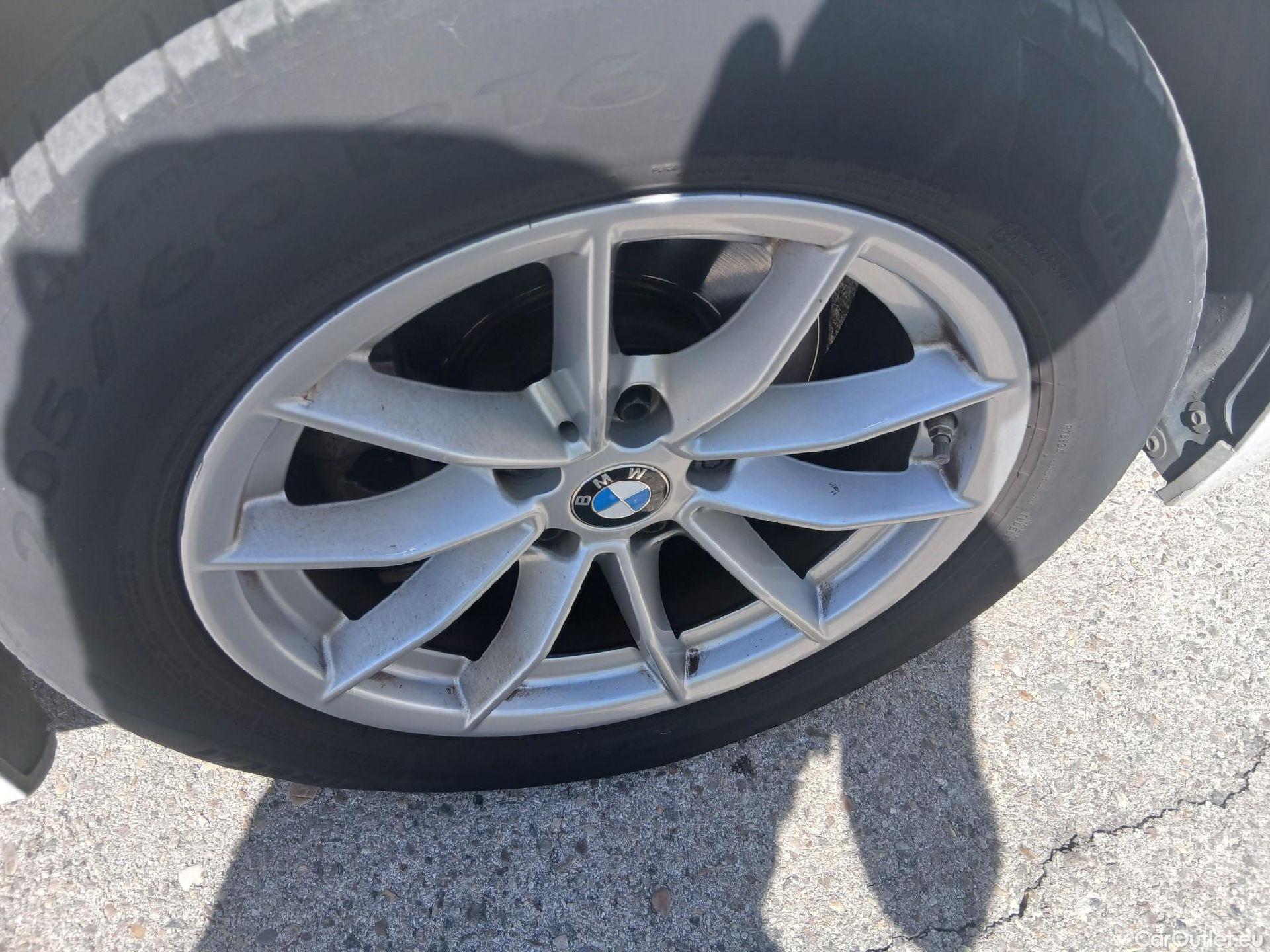  Bmw  Serie 3 BMW  / 2018 / 4P / sedán 318d Auto. #22