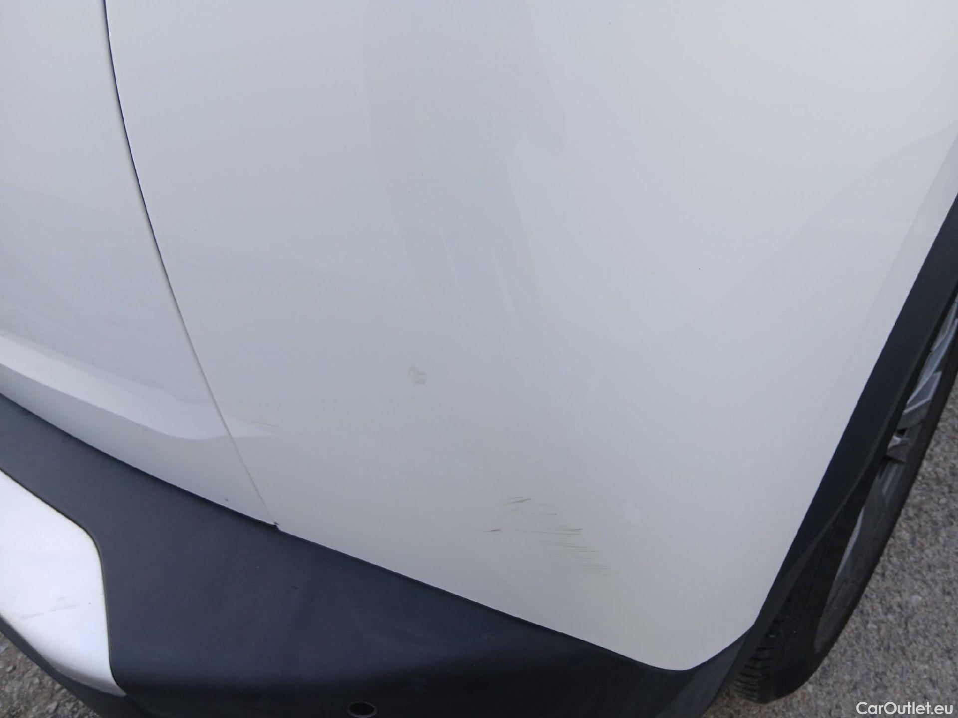 Peugeot  2008 PEUGEOT  / 2019 / 5P / todoterreno Active BlueHDI 100 S&S BVM6 #17