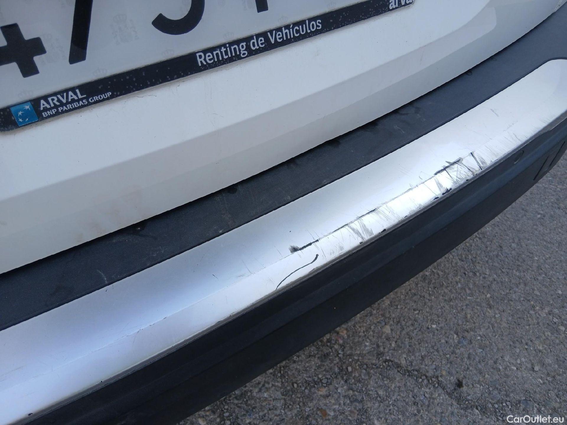  Peugeot  2008 PEUGEOT  / 2019 / 5P / todoterreno Active BlueHDI 100 S&S BVM6 #14