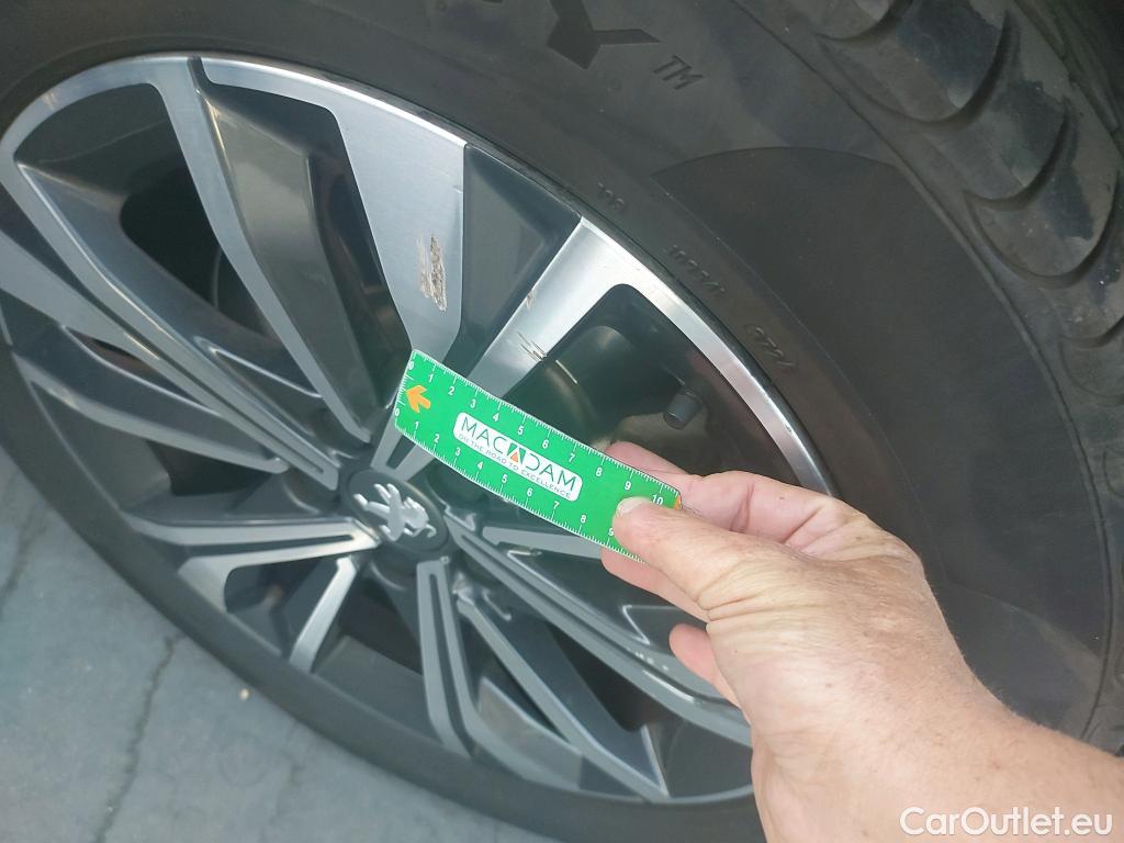  Peugeot  508 PEUGEOT  Hybrid / 2018 / 5P / berlina con portón 5P Allure 225 e-EAT8 #6