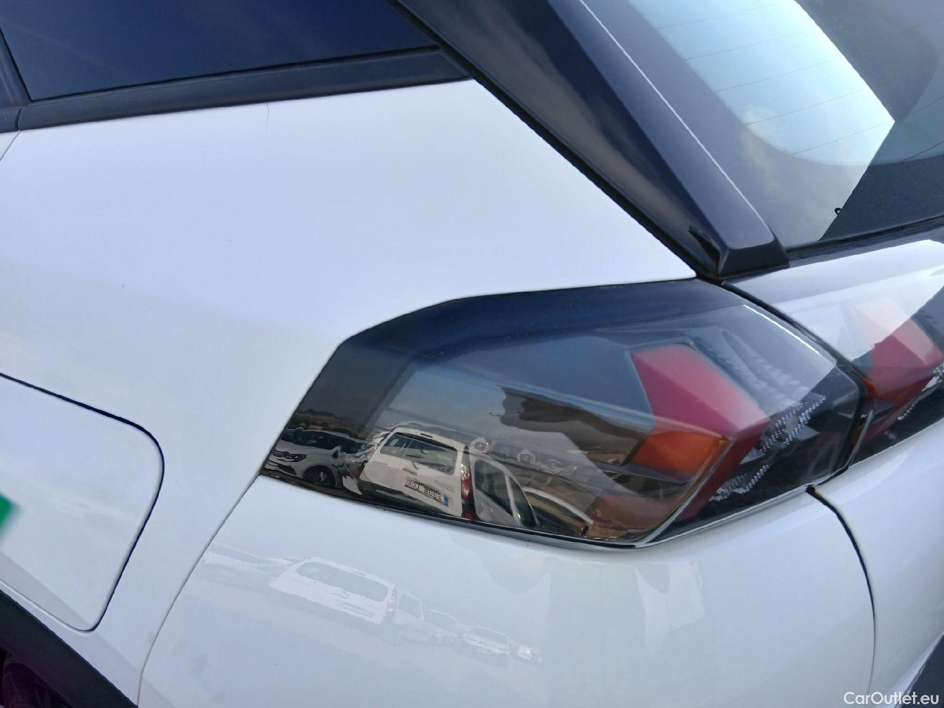  Peugeot  2008 PEUGEOT  / 2019 / 5P / todoterreno Active BlueHDI 100 S&S BVM6 #9