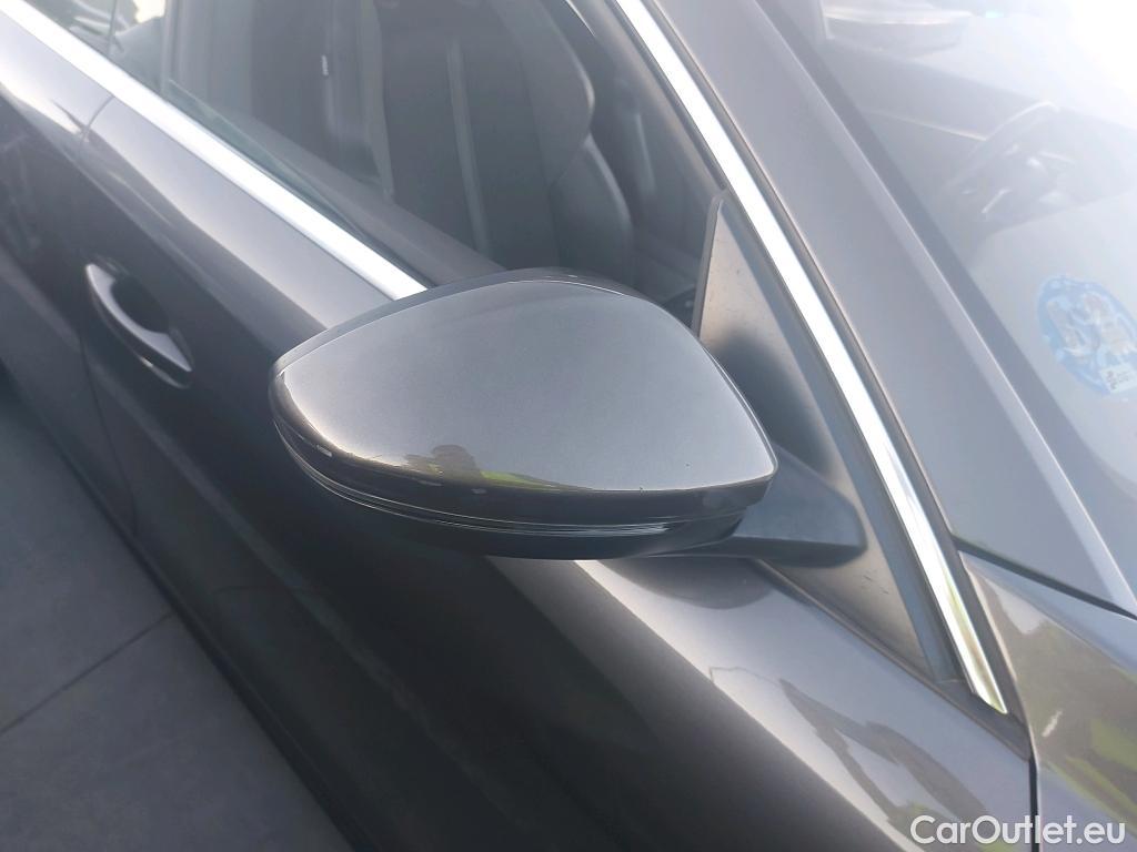  Peugeot  508 PEUGEOT  Hybrid / 2018 / 5P / berlina con portón 5P Allure 225 e-EAT8 #29