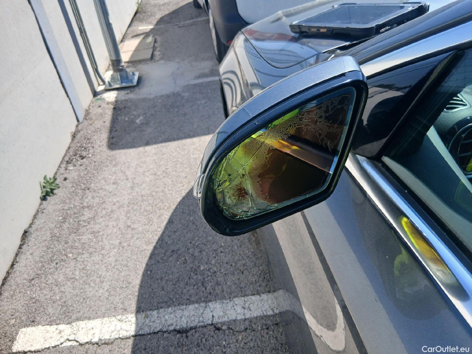  Mercedes  E-Klasse MERCEDES-BENZ Clase E / 2020 / 4P / sedán E 220 d 4MATIC #39